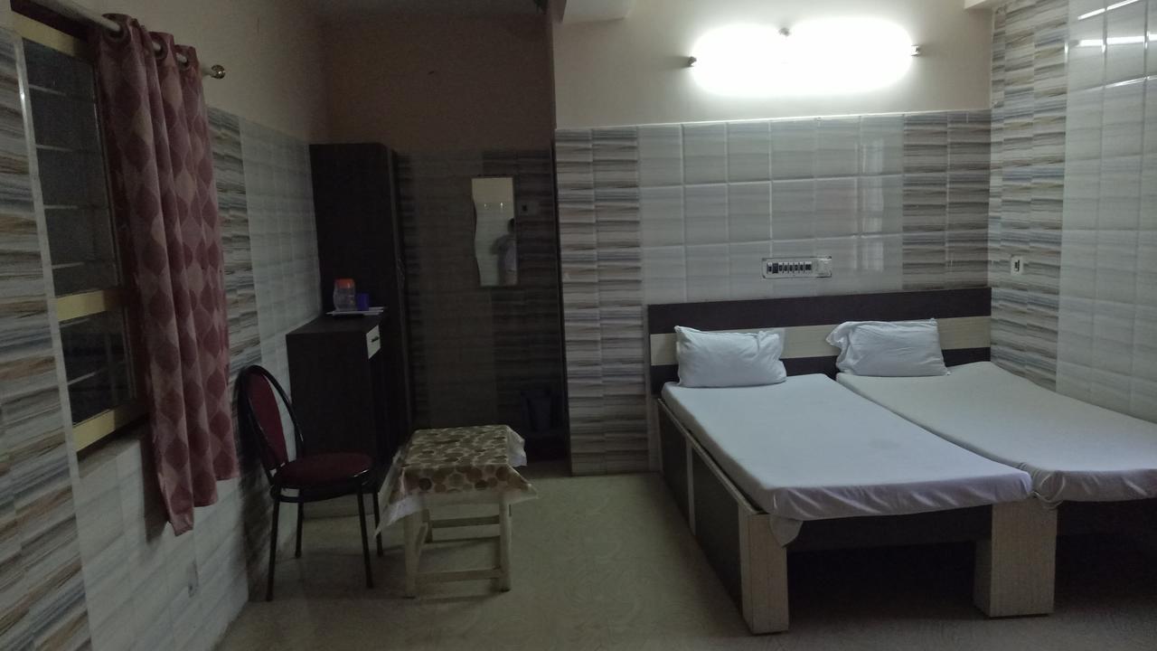 Hotel Mim Park Kumbakonam Exteriör bild